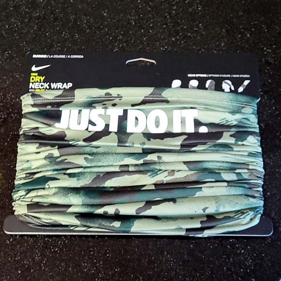 Nike Unisex Neck Wrap - Picture 1 of 7